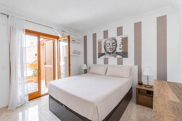 Adosado de 4 habitaciones en Santa Ponsa, Calvià en venta con piscina - 849.000 € (Ref: 9978924)