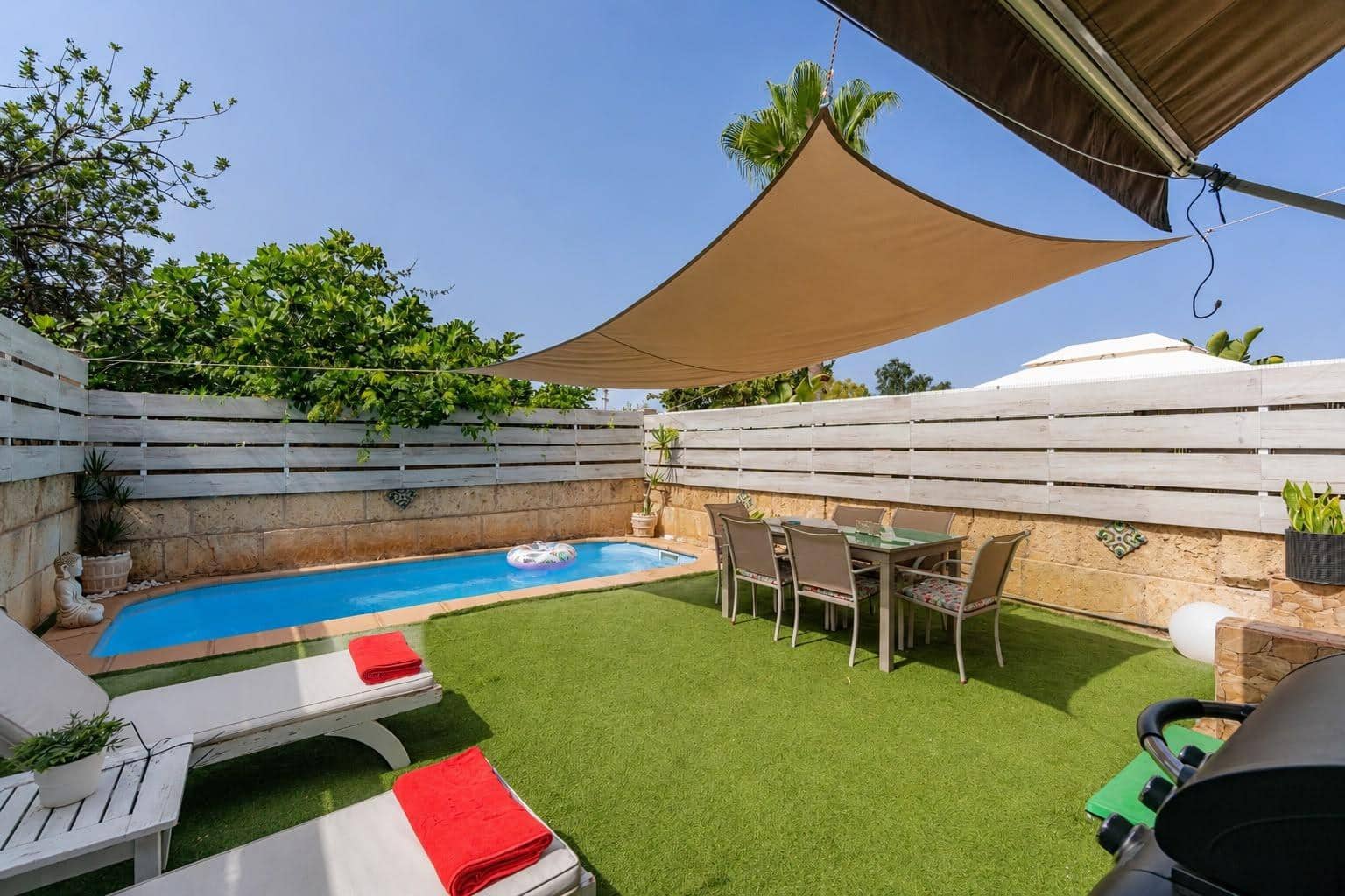 Adosado de 4 habitaciones en Santa Ponsa en venta con piscina - 849.000 € (Ref: 9978924)