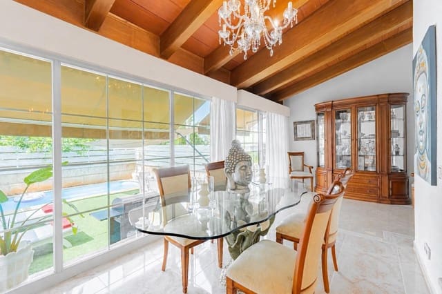 Adosado de 4 habitaciones en Santa Ponsa, Calvià en venta con piscina - 849.000 € (Ref: 9978924)