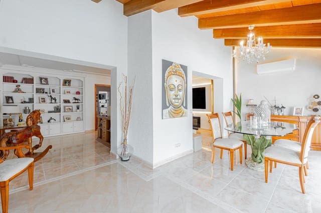 Adosado de 4 habitaciones en Santa Ponsa, Calvià en venta con piscina - 849.000 € (Ref: 9978924)