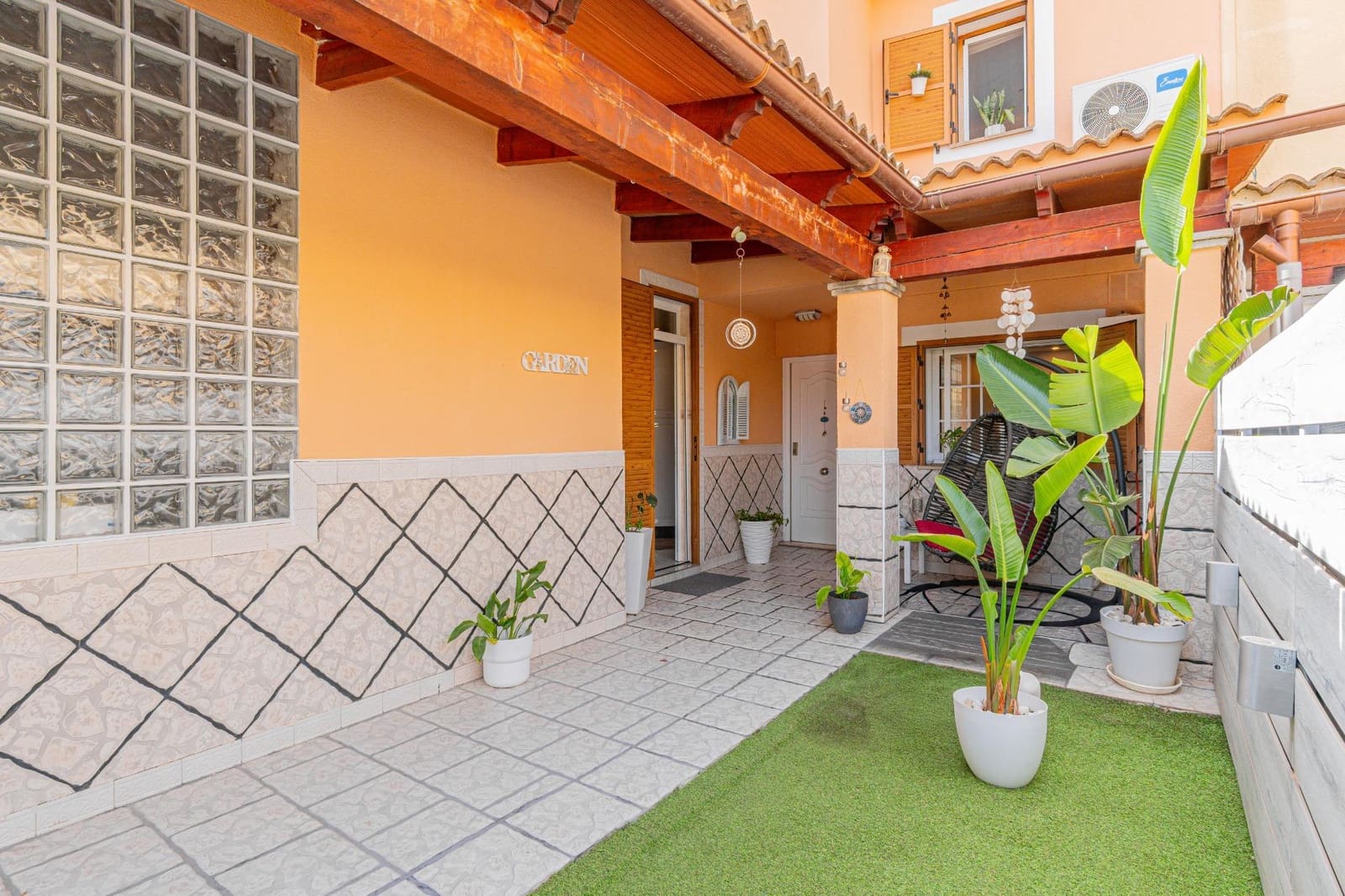 Adosado de 4 habitaciones en Santa Ponsa en venta con piscina - 849.000 € (Ref: 9978924)