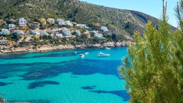 4 soverom Villa til salgs i Moraira, Teulada-Moraira med svømmebasseng garasje - € 1 950 000 (Ref: 9061169)