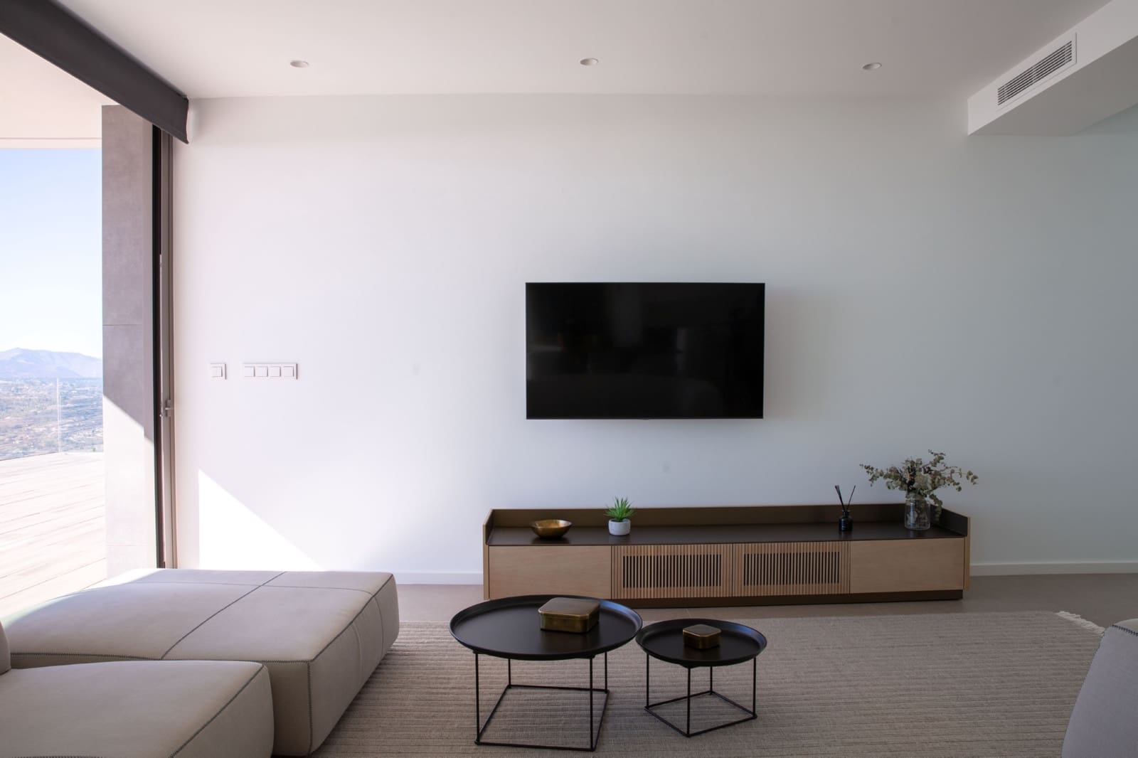 4 bedroom Villa for sale in Cumbre del Sol with garage - € 2,950,000 (Ref: 9061175)