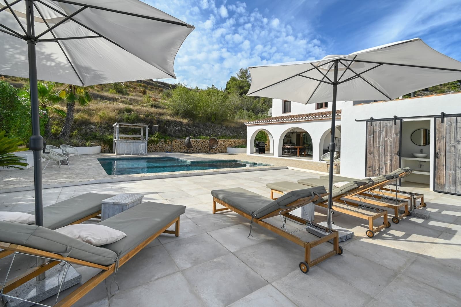 4 makuuhuone Maalaistalo myytävänä paikassa Benissa mukana uima-altaan 
autotalli - 795 000 € (Ref: 9326941)