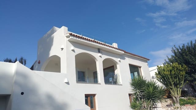 5 soveværelse Villa til salg i Moraira, Teulada-Moraira med swimmingpool garage - € 1.695.000 (Ref: 9541916)