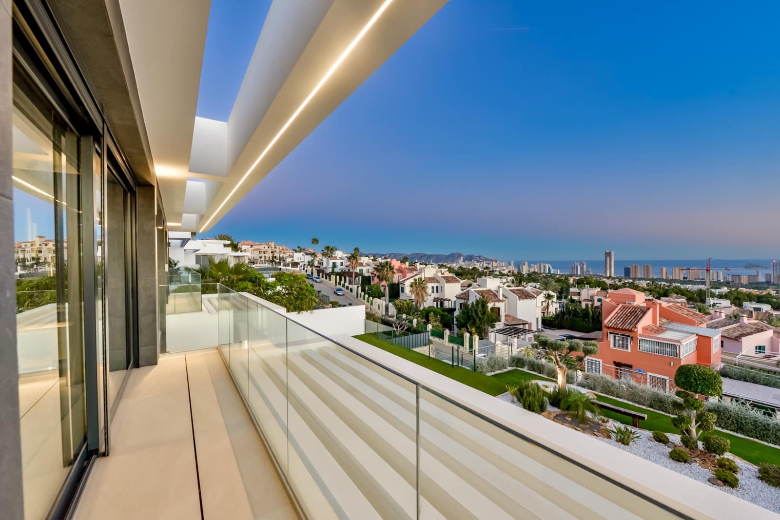 7 bedroom Villa for sale in Finestrat with pool garage - € 4,450,000 (Ref: 9559018)