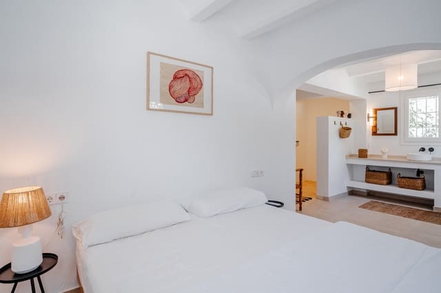 5 makuuhuone Huvila myytävänä paikassa Benissa mukana uima-altaan 
autotalli - 1 480 000 € (Ref: 9630593)