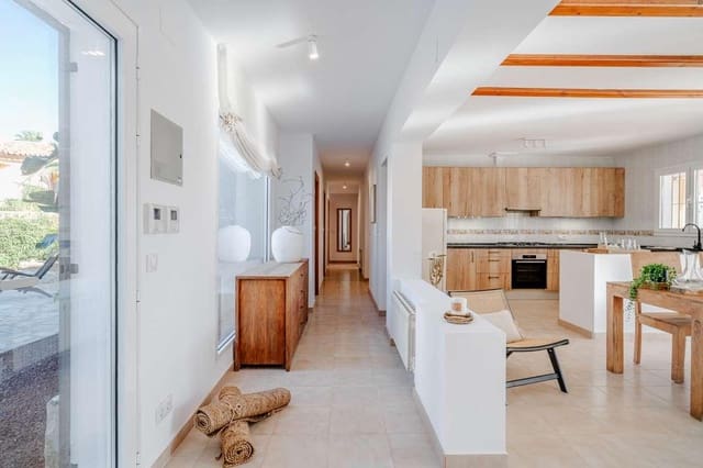 5 quarto Moradia para venda em Calpe / Calp com piscina garagem - 885 000 € (Ref: 9630595)