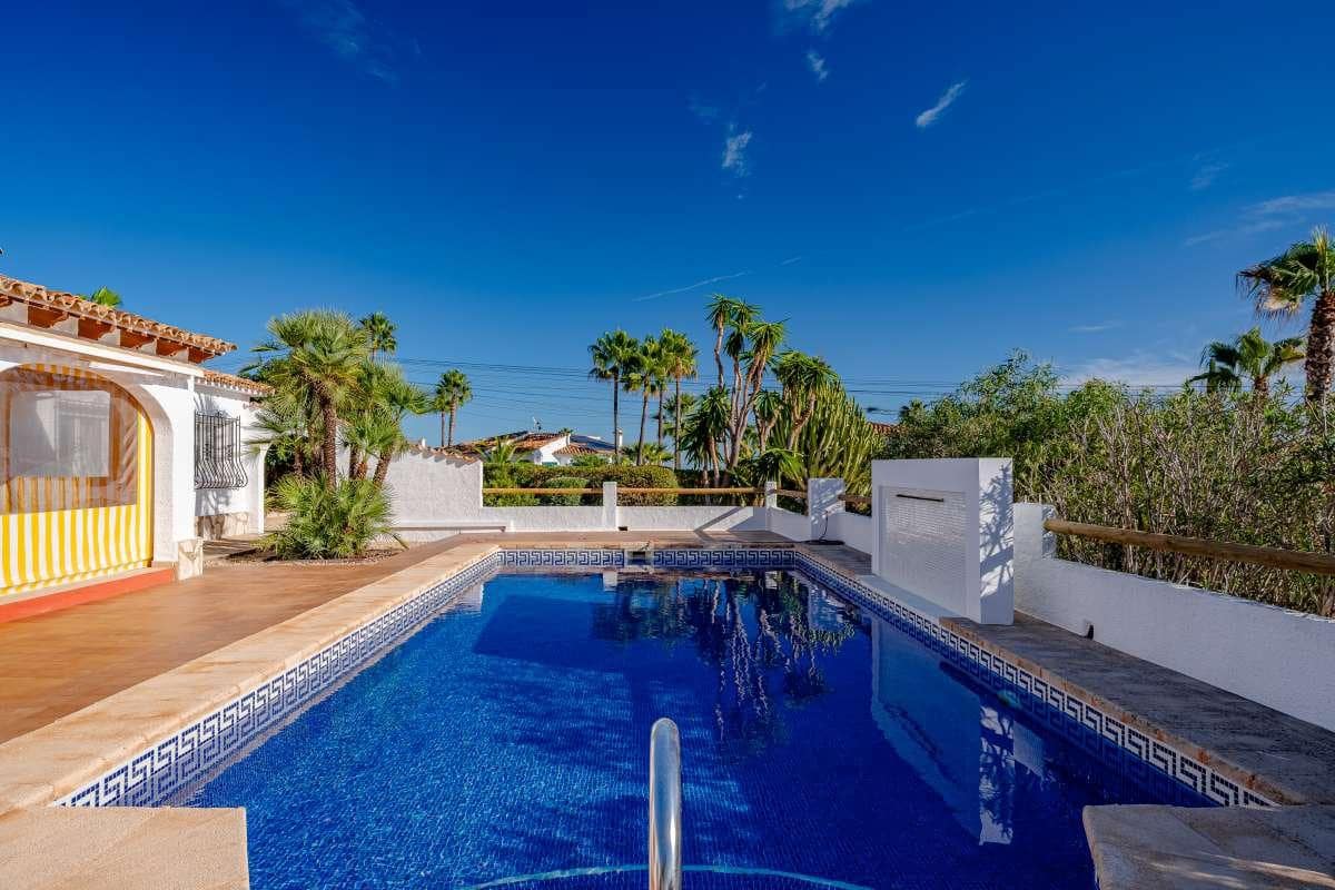 5 quarto Moradia para venda em Calpe / Calp com piscina garagem - 885 000 € (Ref: 9630595)