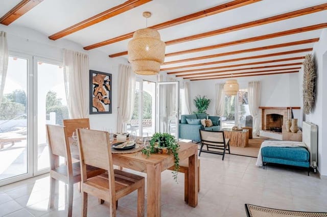 5 quarto Moradia para venda em Calpe / Calp com piscina garagem - 885 000 € (Ref: 9630595)