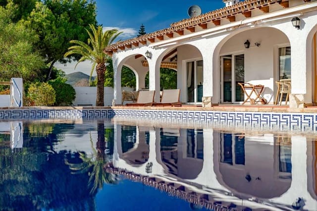 5 quarto Moradia para venda em Calpe / Calp com piscina garagem - 885 000 € (Ref: 9630595)