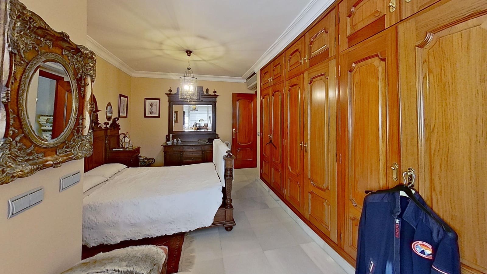 5 soveværelse Lejlighed til salg i Malaga by - € 1.890.000 (Ref: 8774055)