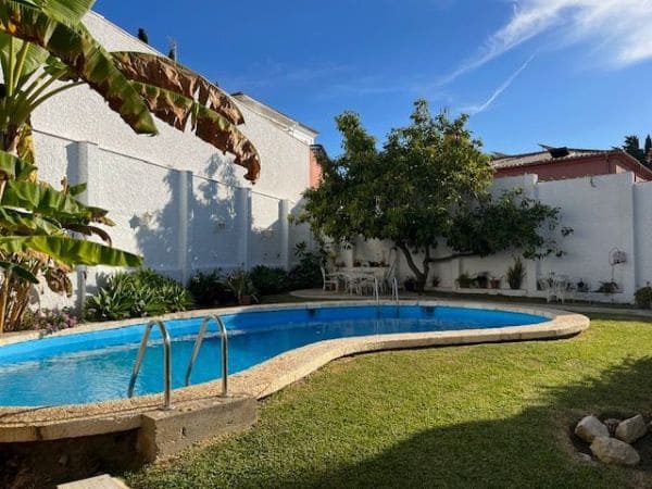6 soveværelse Byhus til salg i Malaga by - € 1.590.000 (Ref: 8774058)