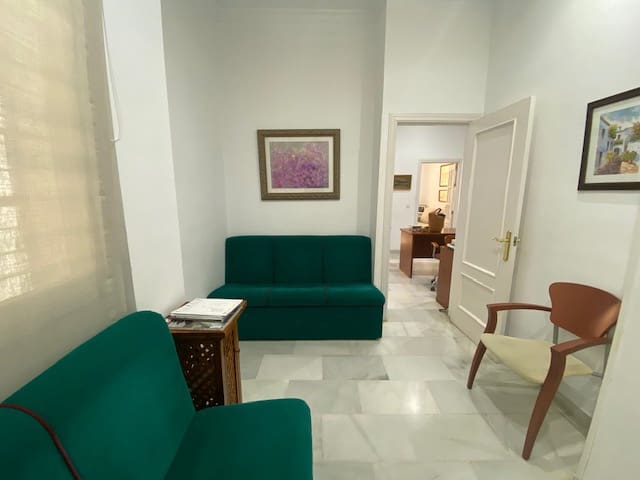 4 soveværelse Lejlighed til salg i Malaga by - € 675.000 (Ref: 8774212)