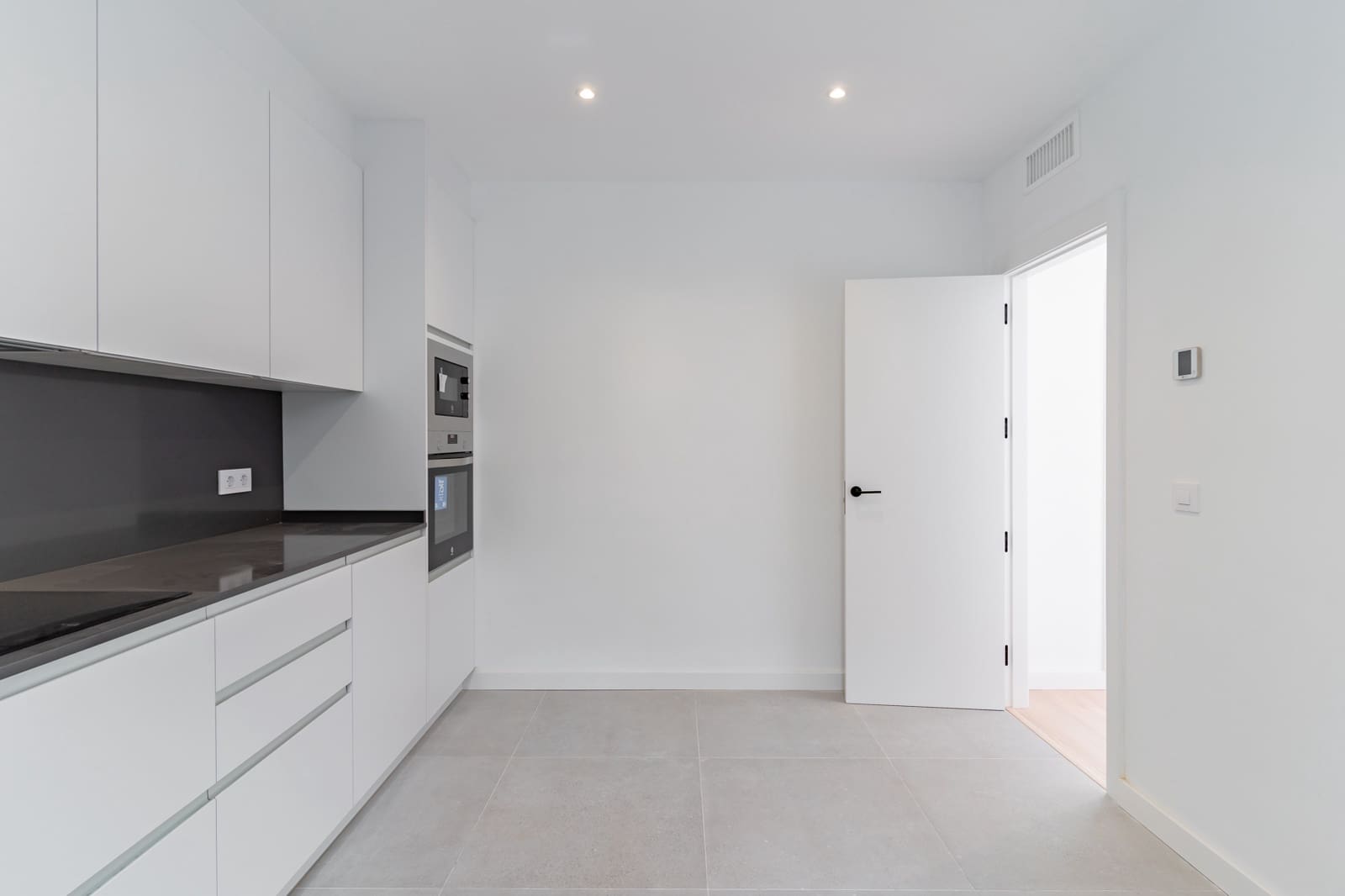 3 sypialnia Apartament do wynajęcia w Miasto Malaga - 3 350 € (Ref: 9369048)