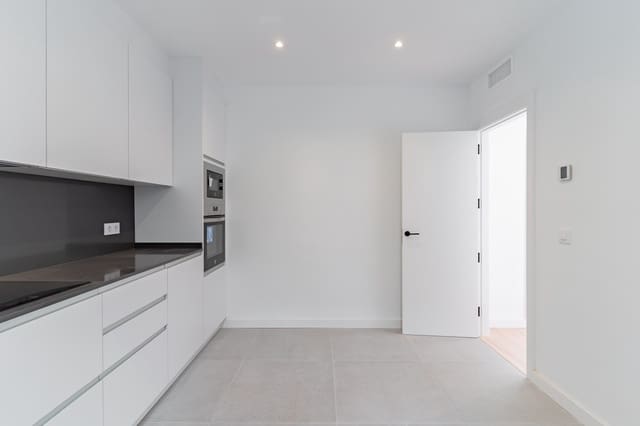 3 sypialnia Apartament do wynajęcia w Miasto Málaga - 3 350 € (Ref: 9369048)