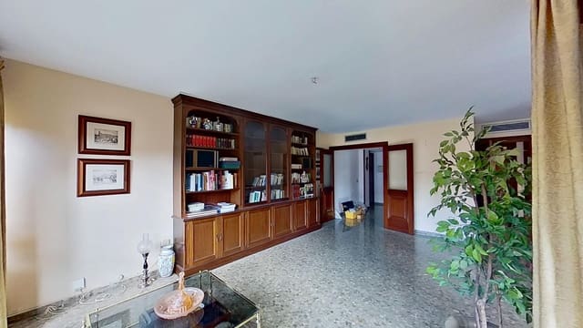 Apartamento de 4 habitaciones en Málaga ciudad en venta - 1.200.000 € (Ref: 9654269)