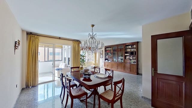 Apartamento de 4 habitaciones en Málaga ciudad en venta - 1.200.000 € (Ref: 9654269)