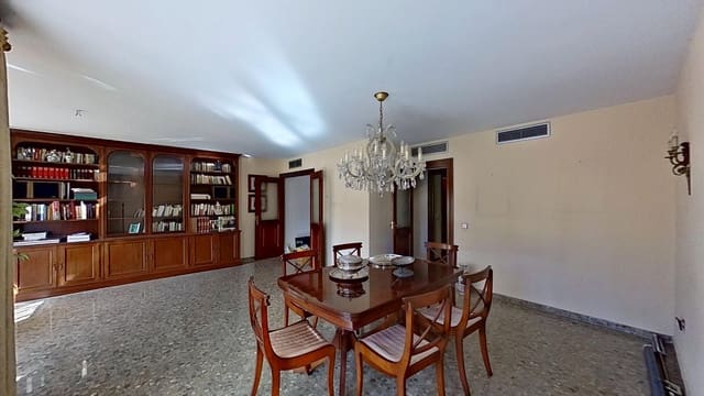 Apartamento de 4 habitaciones en Málaga ciudad en venta - 1.200.000 € (Ref: 9654269)
