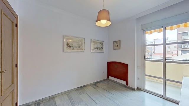 4 sypialnia Apartament na sprzedaż w Miasto Málaga z garażem - 695 000 € (Ref: 9904991)