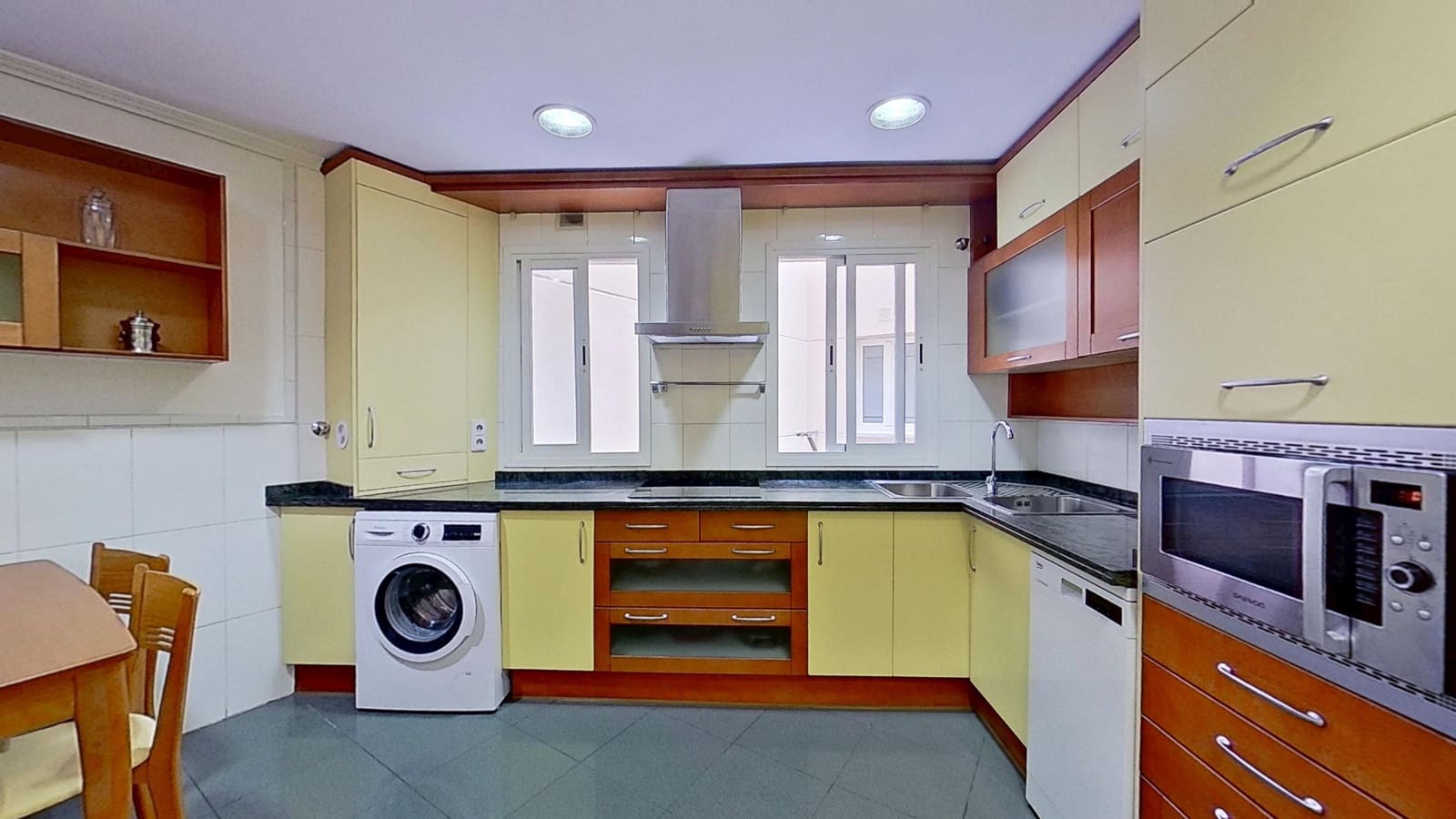 4 sypialnia Apartament na sprzedaż w Miasto Malaga z garażem - 695 000 € (Ref: 9904991)
