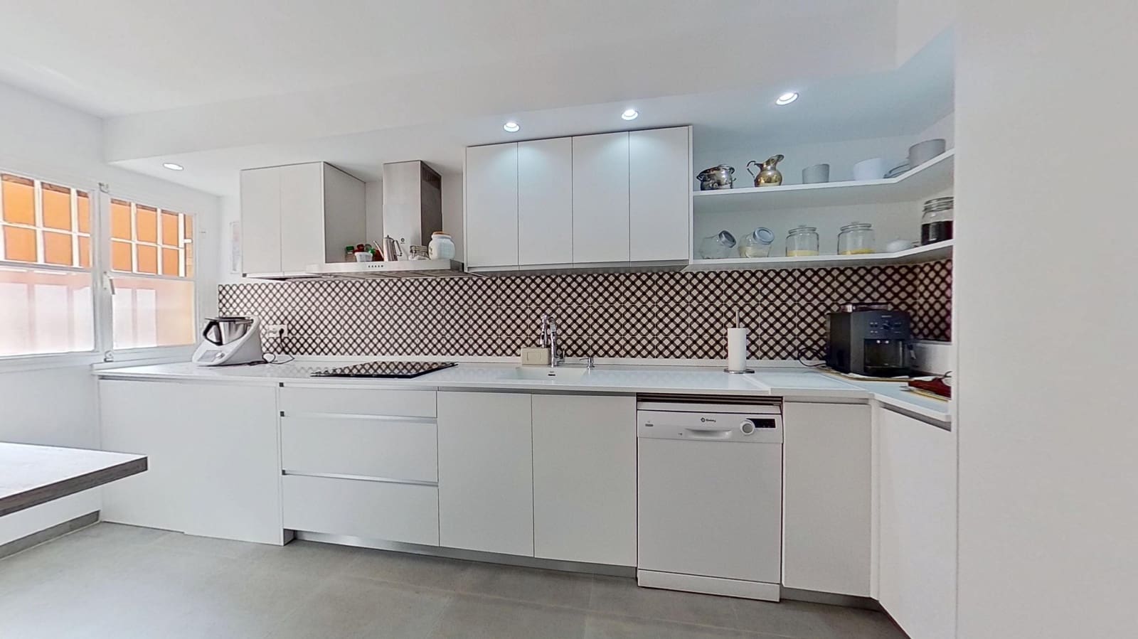 4 slaapkamer Appartement te koop in Malaga stad met zwembad garage - € 720.000 (Ref: 9911533)