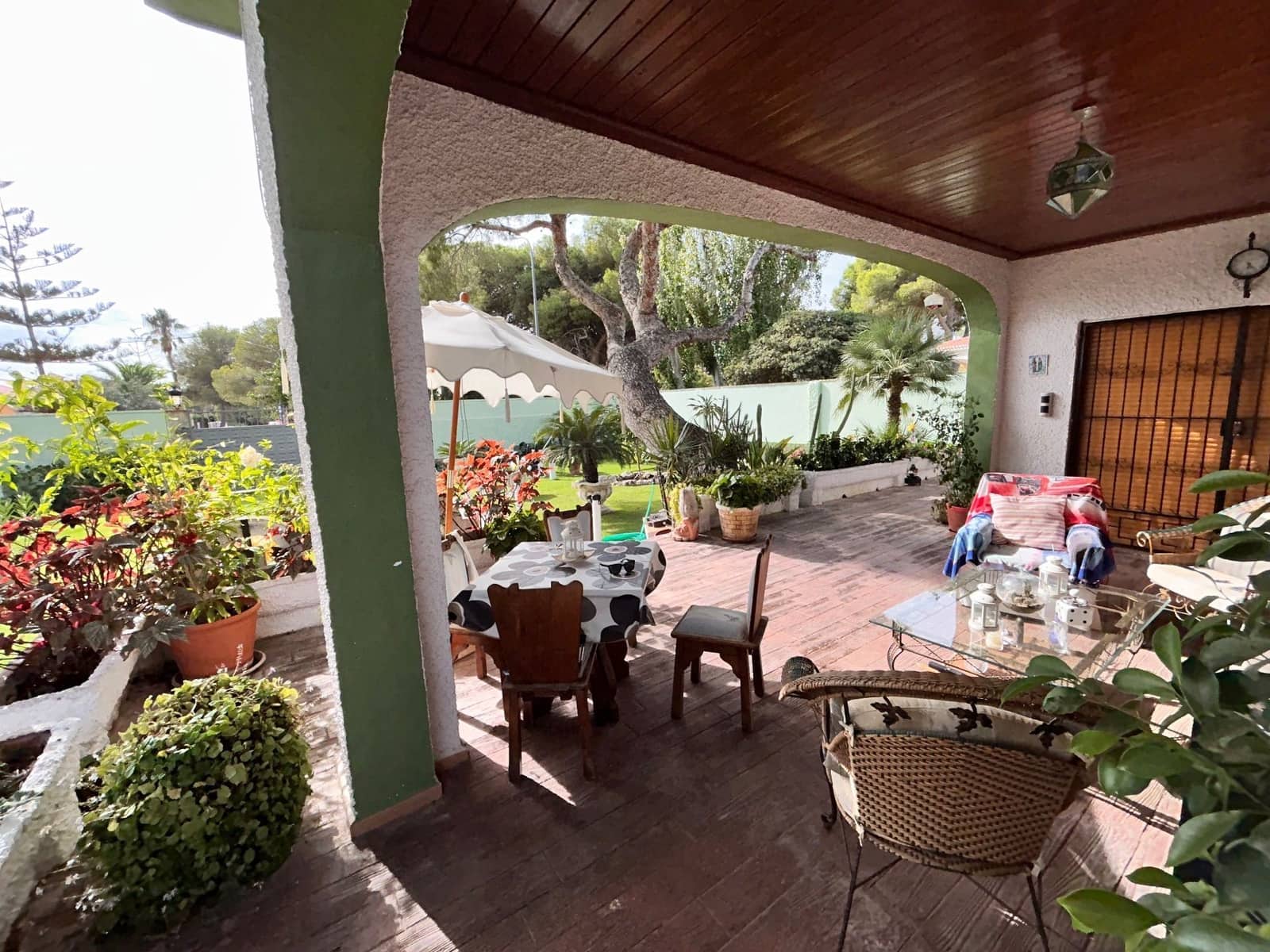 4 Zimmer Villa zu verkaufen in Orihuela Costa mit Pool Garage - 985.000 € (Ref: 8724754)