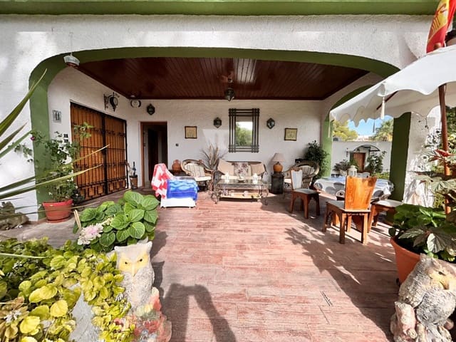 Chalet de 4 habitaciones en Orihuela Costa, Orihuela en venta con piscina garaje - 985.000 € (Ref: 8724754)