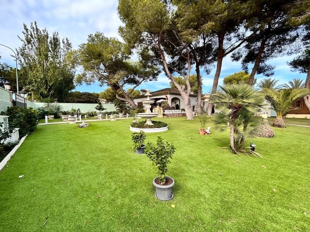 Chalet de 4 habitaciones en Orihuela Costa, Orihuela en venta con piscina garaje - 985.000 € (Ref: 8724754)