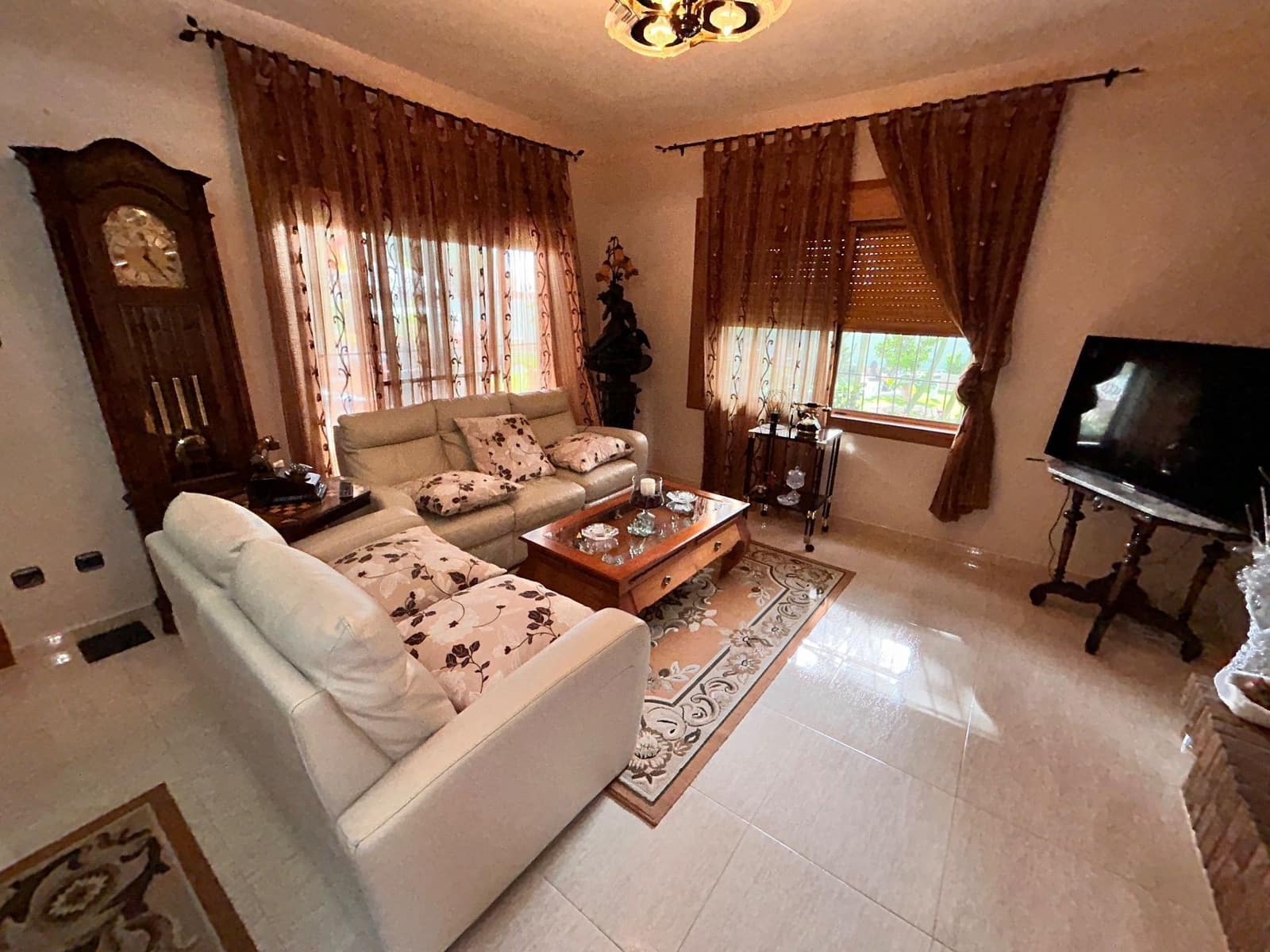 4 Zimmer Villa zu verkaufen in Orihuela Costa mit Pool Garage - 985.000 € (Ref: 8724754)