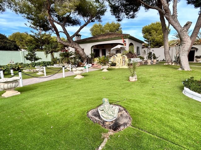 Chalet de 4 habitaciones en Orihuela Costa, Orihuela en venta con piscina garaje - 985.000 € (Ref: 8724754)