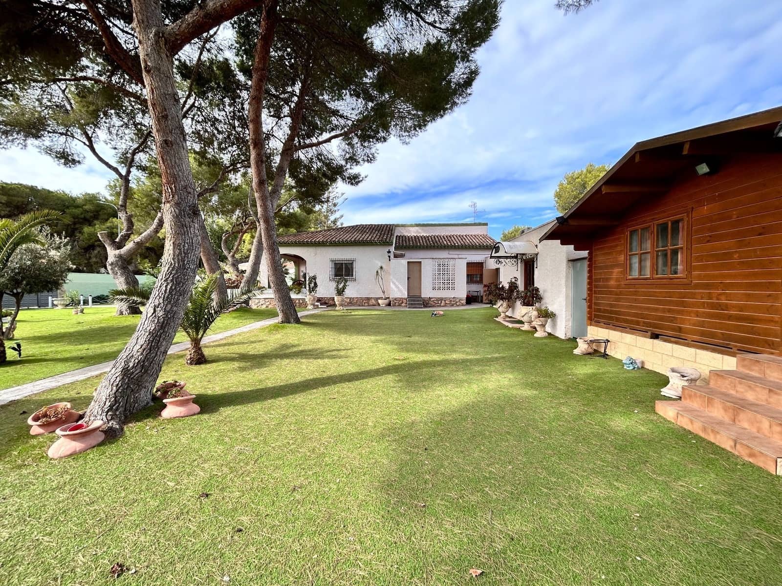 4 Zimmer Villa zu verkaufen in Orihuela Costa mit Pool Garage - 985.000 € (Ref: 8724754)