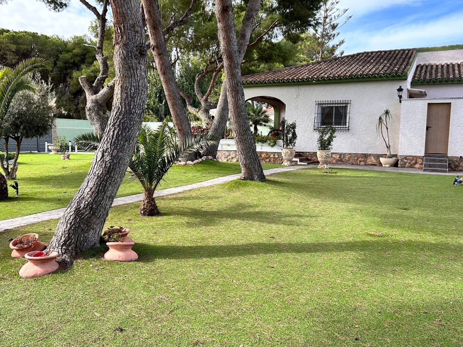 4 Zimmer Villa zu verkaufen in Orihuela Costa mit Pool Garage - 985.000 € (Ref: 8724754)