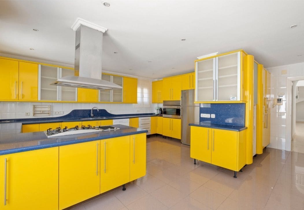 5 bedroom Villa for sale in Altea with pool garage - € 6,500,000 (Ref: 8724756)