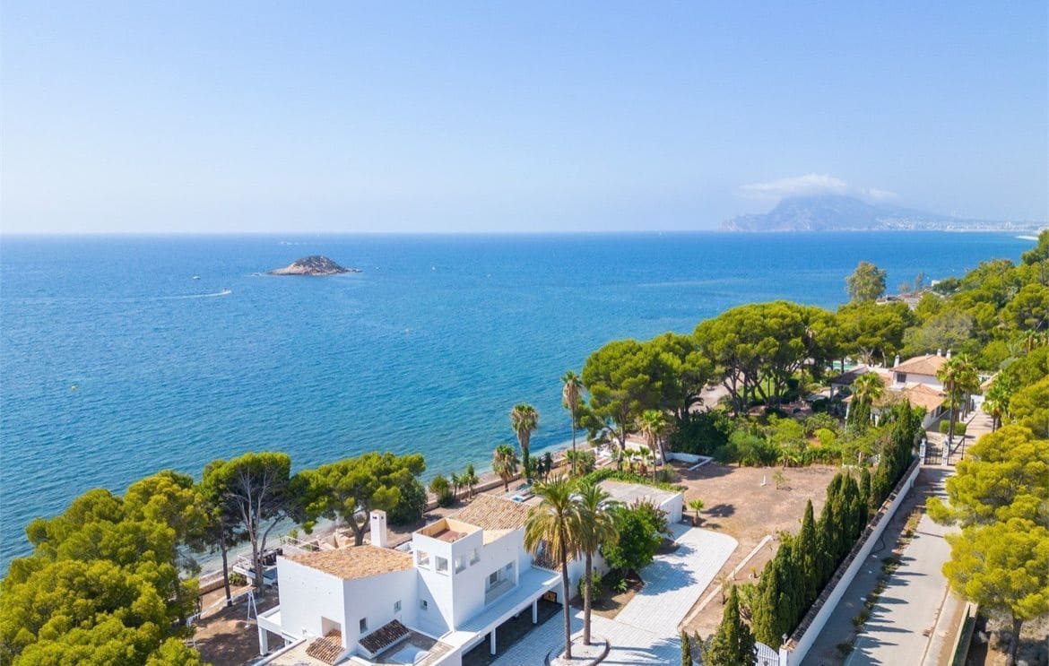5 bedroom Villa for sale in Altea with pool garage - € 6,500,000 (Ref: 8724756)