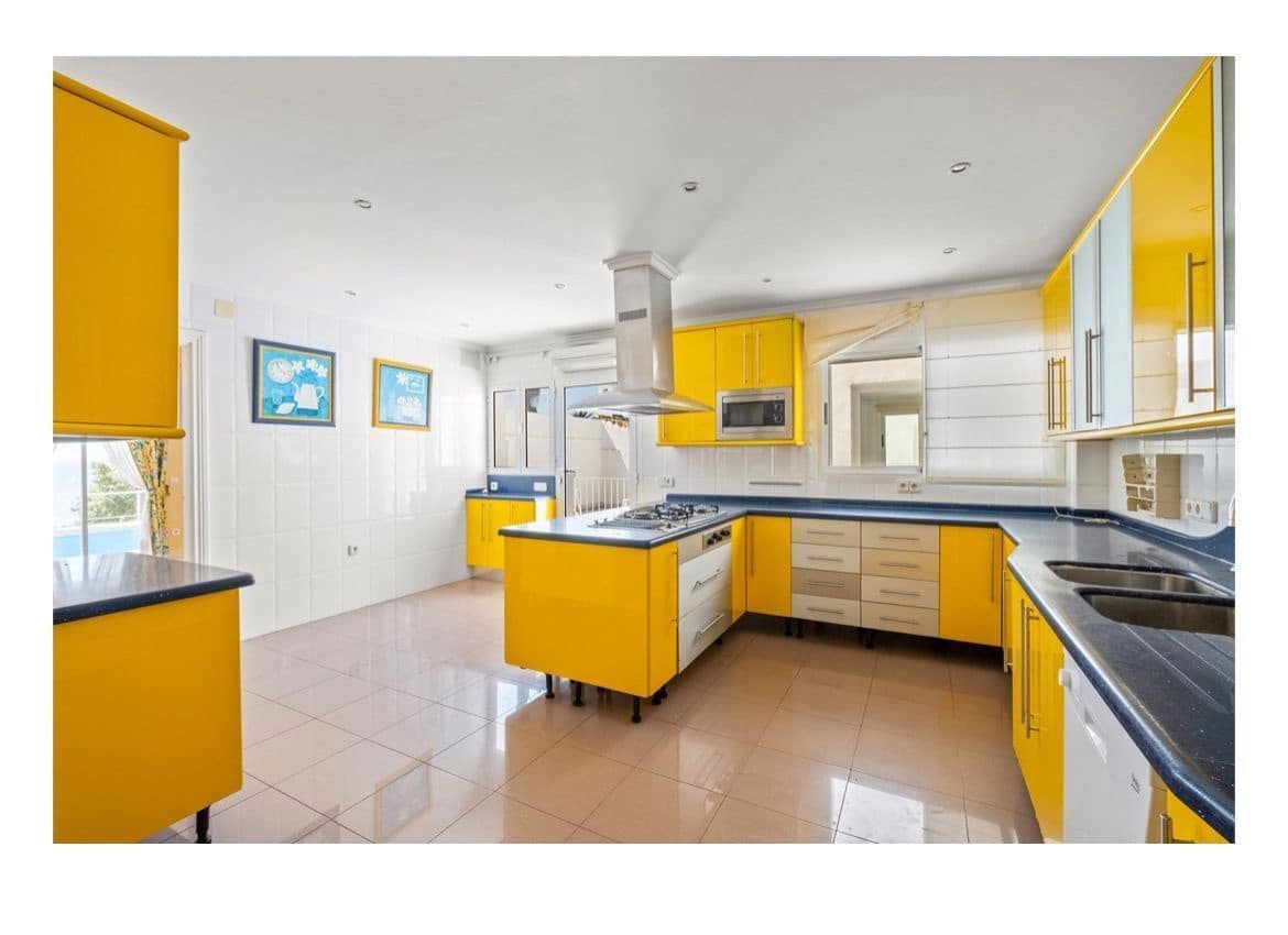 5 bedroom Villa for sale in Altea with pool garage - € 6,500,000 (Ref: 8724756)