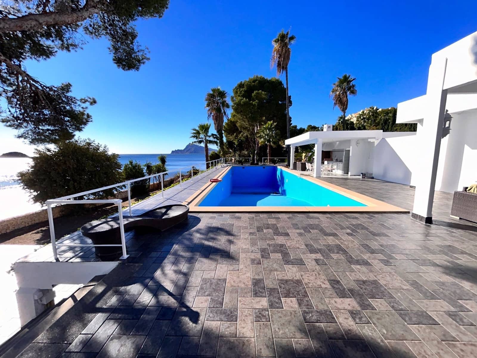 5 bedroom Villa for sale in Altea with pool garage - € 6,500,000 (Ref: 8724756)