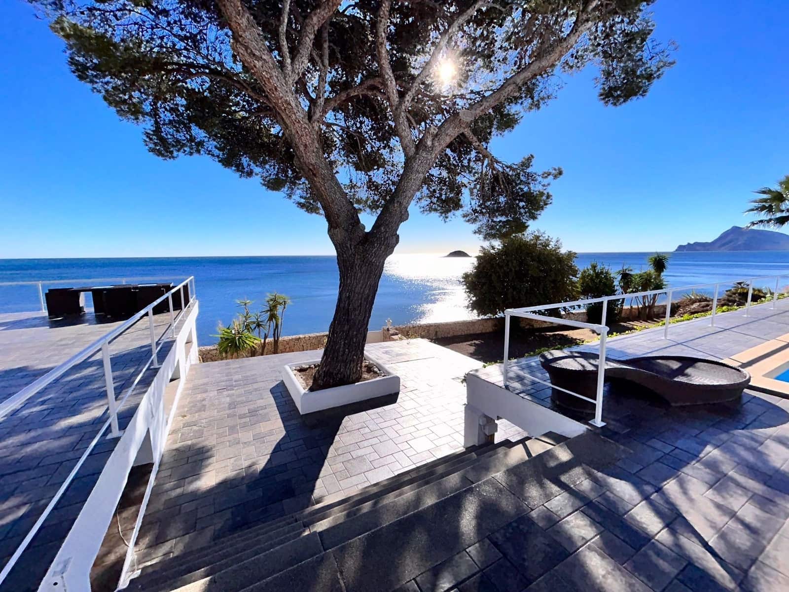 5 bedroom Villa for sale in Altea with pool garage - € 6,500,000 (Ref: 8724756)