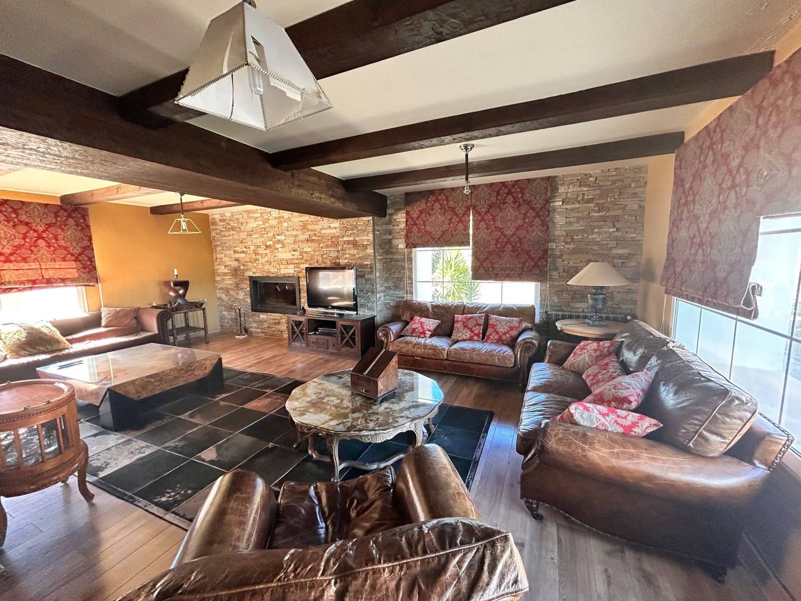 6 soveværelse Finca/Landehus til salg i Penaguila med swimmingpool - € 10.500.000 (Ref: 8724757)