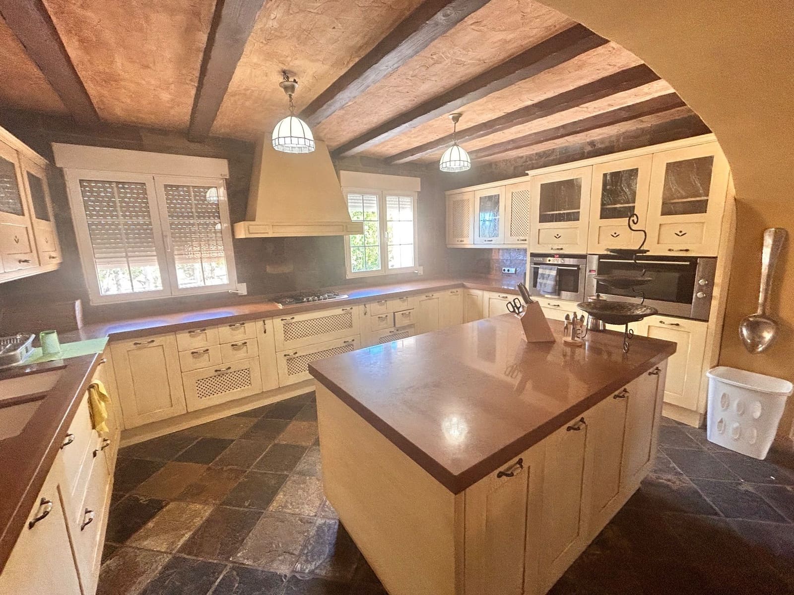 6 bedroom Finca/Country House for sale in Penaguila with pool - € 10,500,000 (Ref: 8724757)