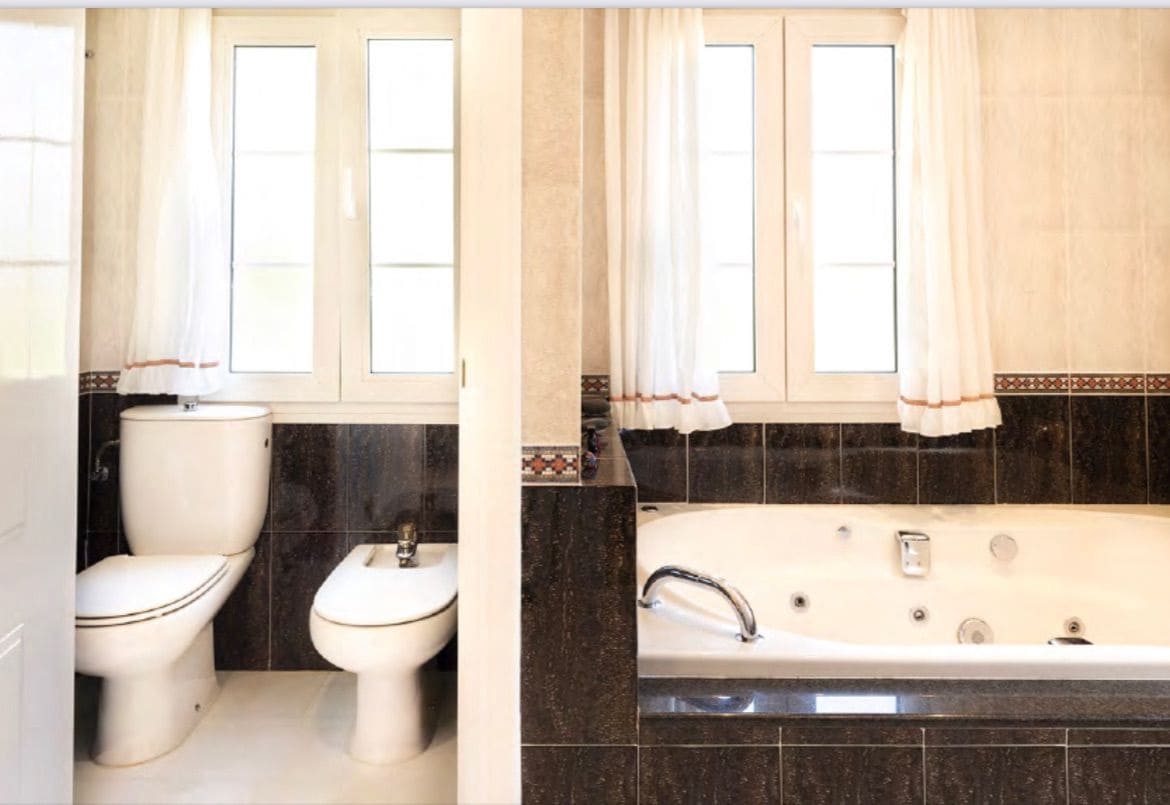 5 sypialnia Willa na sprzedaż w La Villajoyosa / Vila Joiosa z basenem garażem - 2 900 000 € (Ref: 8724759)