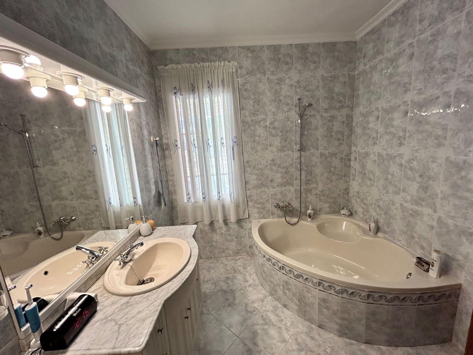 3 soveværelse Villa til salg i La Nucia med garage - € 545.000 (Ref: 8741030)