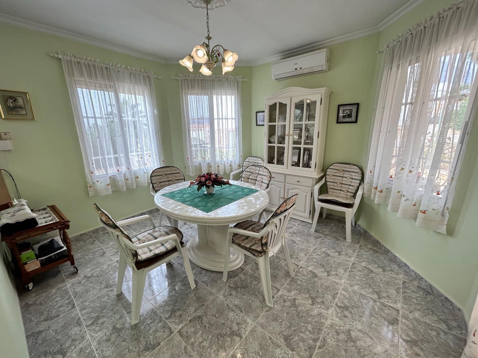 3 soveværelse Villa til salg i La Nucia med garage - € 545.000 (Ref: 8741030)