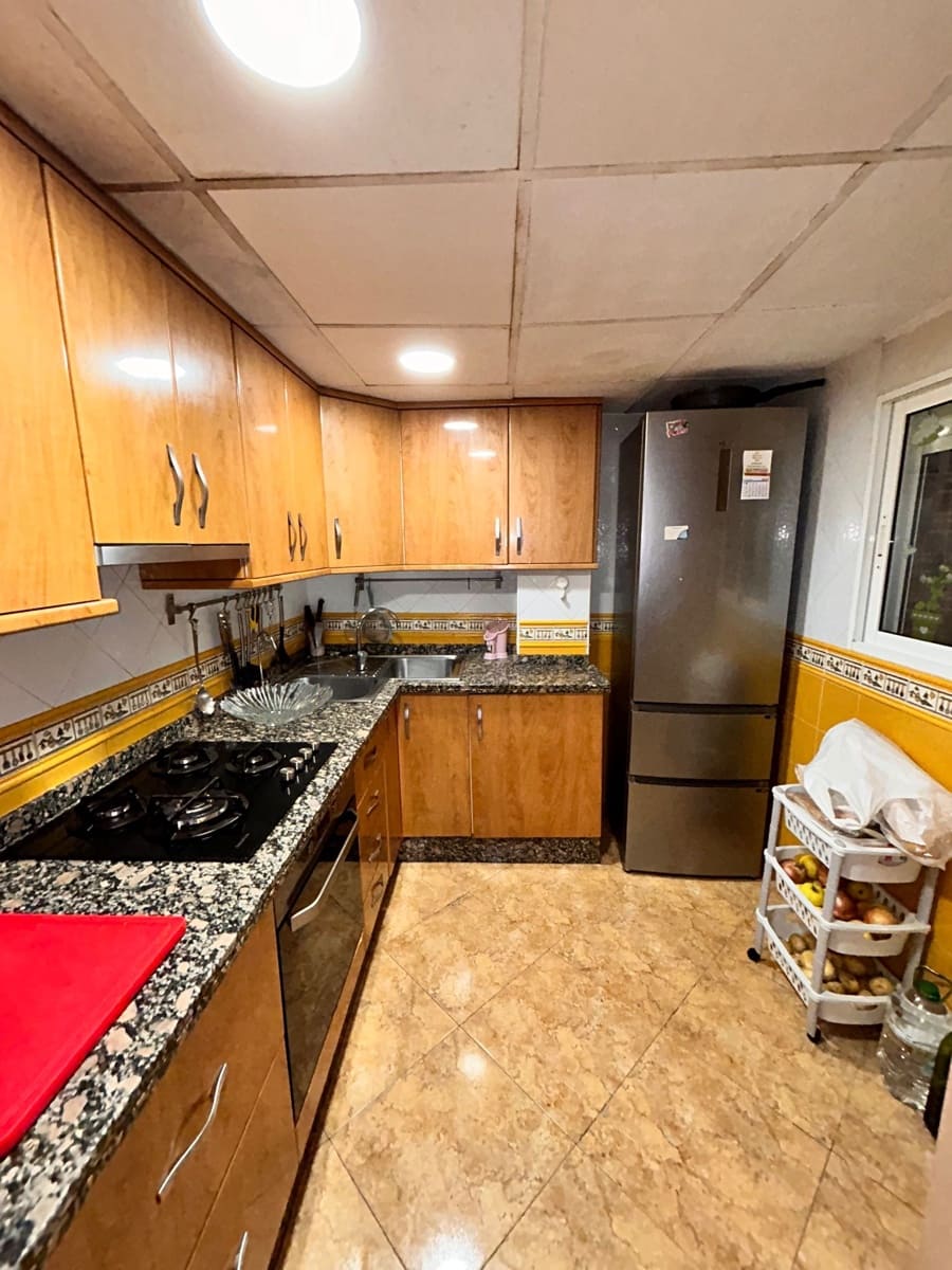 3 bedroom Flat for sale in Alicante / Alacant city - € 168,900 (Ref: 8741036)