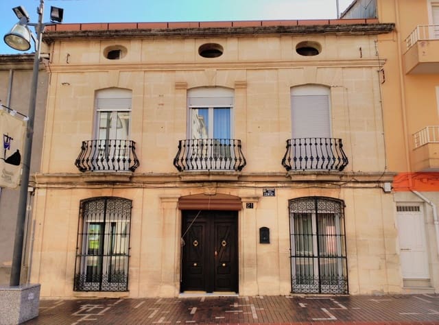 4 bedroom Townhouse for sale in Cocentaina - € 540,000 (Ref: 8815500)