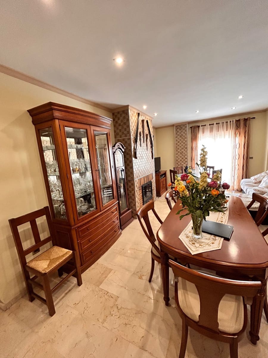 4 soveværelse Semi-Rækkehus til salg i La Nucia med garage - € 307.000 (Ref: 8894508)