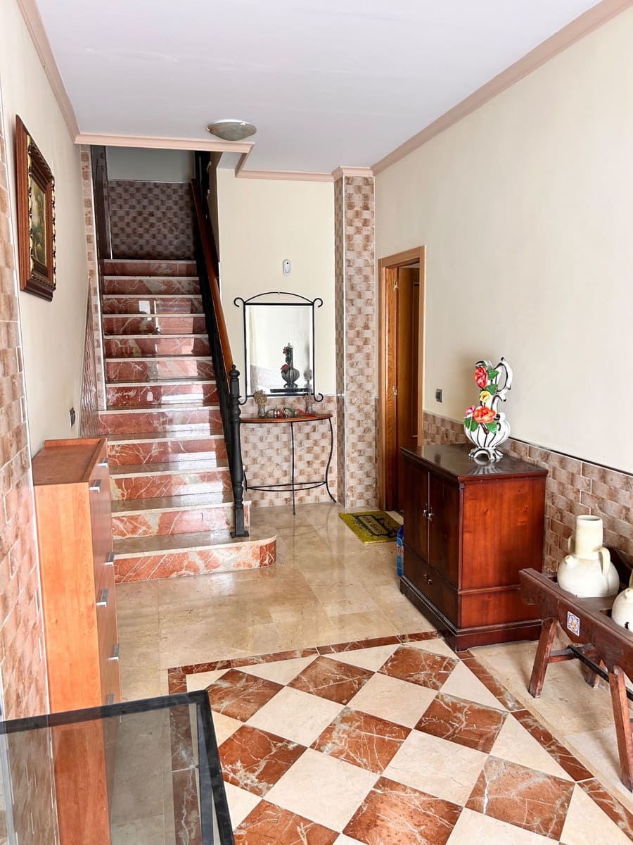 4 soveværelse Semi-Rækkehus til salg i La Nucia med garage - € 307.000 (Ref: 8894508)