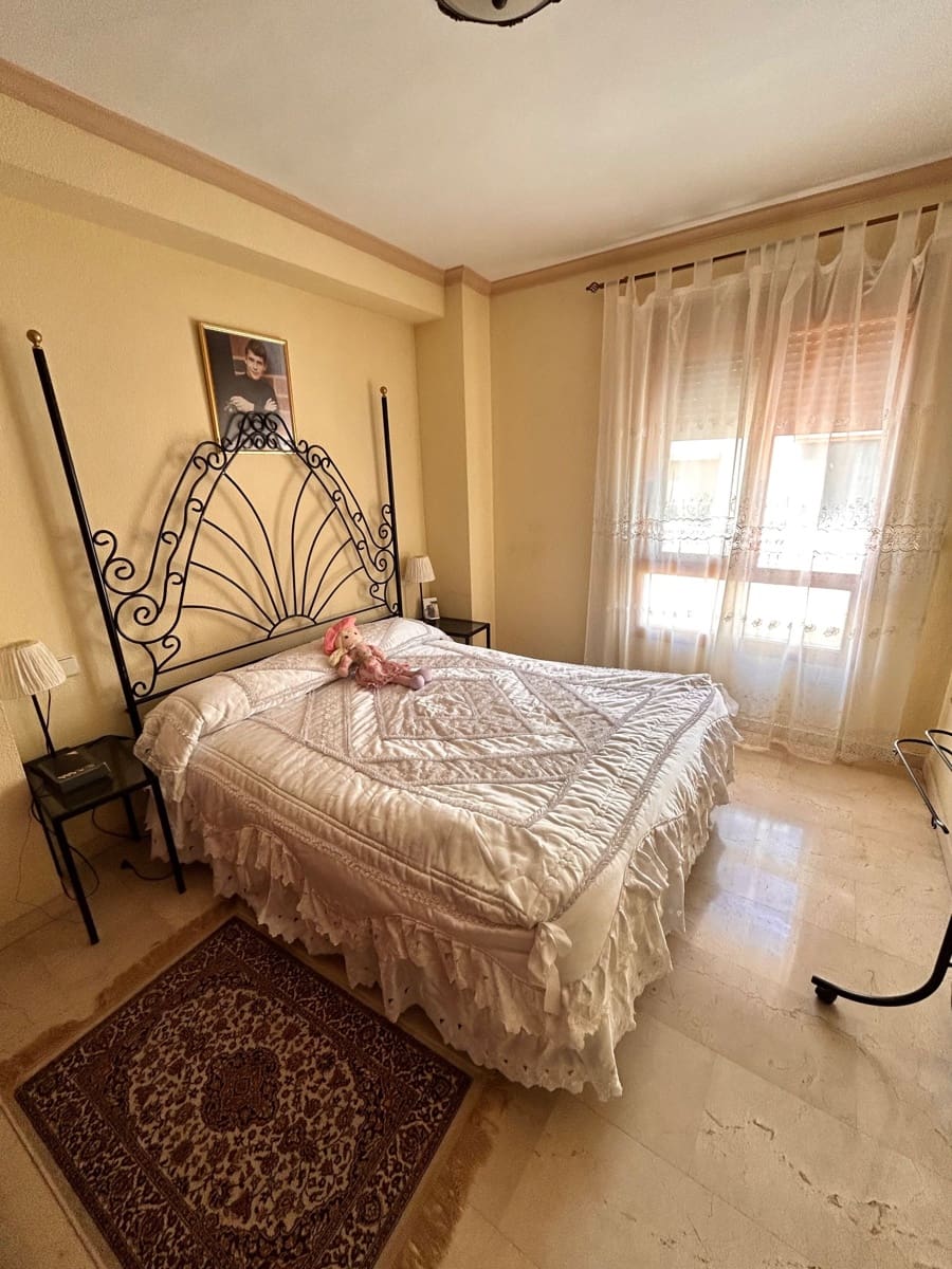 4 soveværelse Semi-Rækkehus til salg i La Nucia med garage - € 307.000 (Ref: 8894508)