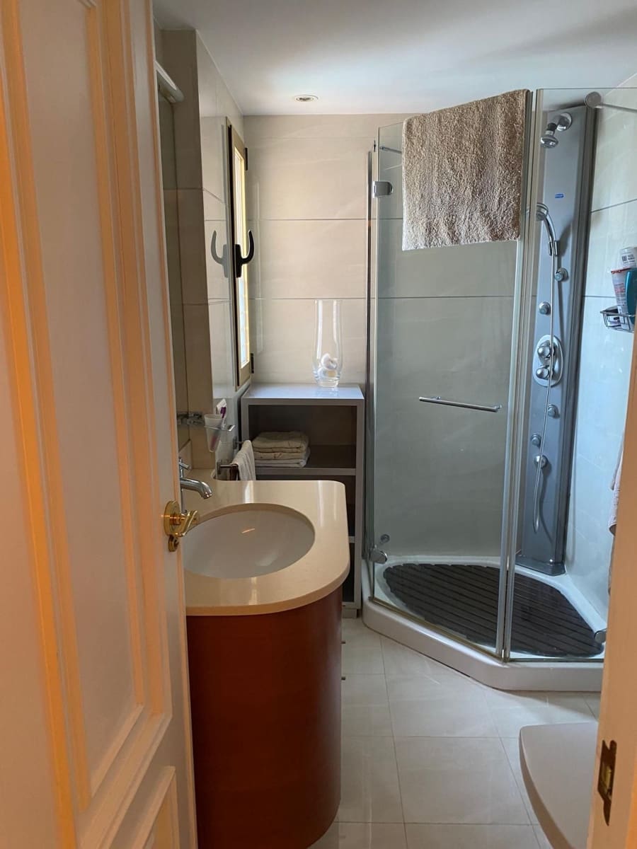 3 Zimmer Wohnung zu verkaufen in Benidorm mit Pool Garage - 850.000 € (Ref: 8928390)