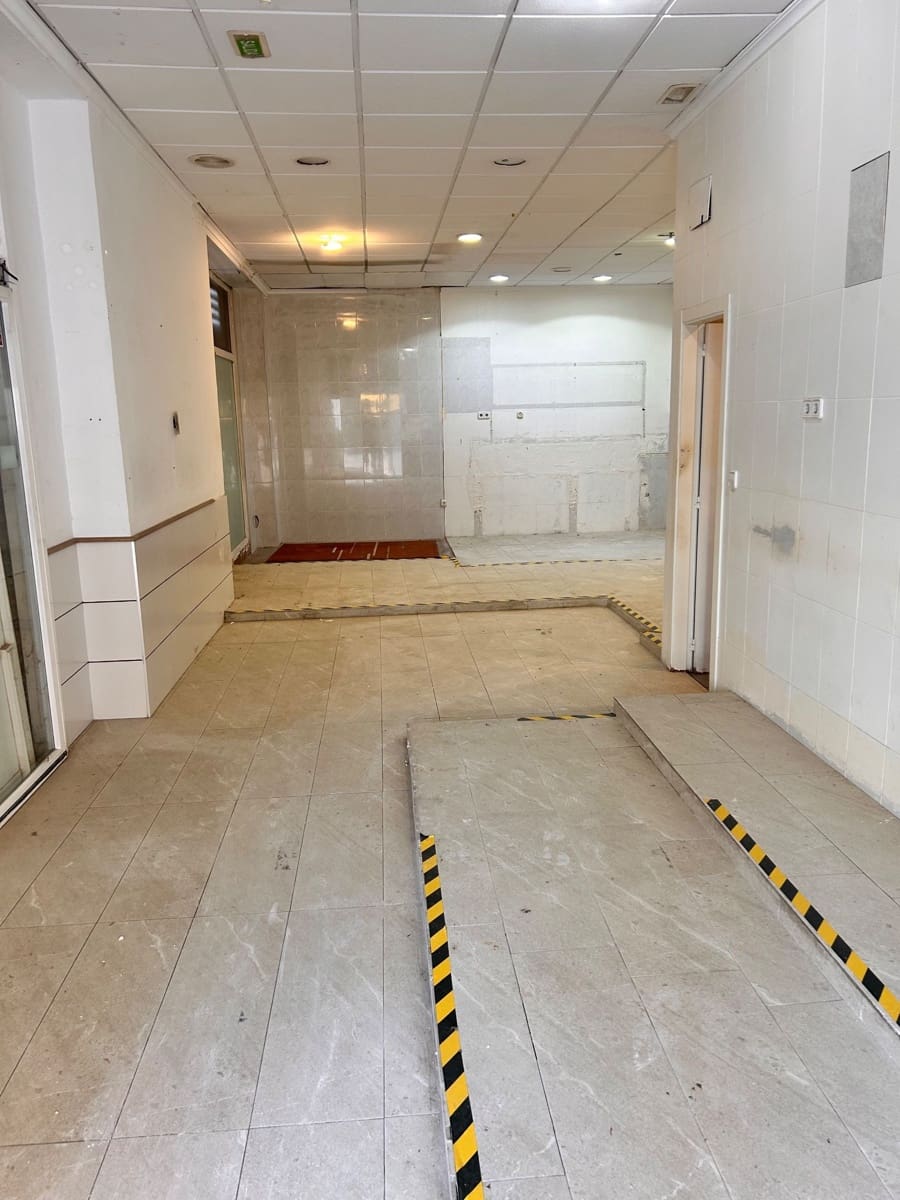 Commerciale da affittare in Elche / Elx - 600 € (Rif: 8941151)